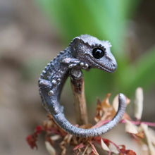 Load image into Gallery viewer, Wild Animal Ring. Crested Gecko Ring. Handmade Sterling Silver Ring. Lizard Ring