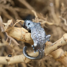 Load image into Gallery viewer, Wild Animal Ring. Crested Gecko Ring. Handmade Sterling Silver Ring. Lizard Ring