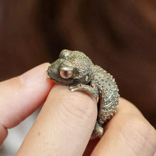 Load image into Gallery viewer, Wild Animal Ring. Smooth Knob-tailed Gecko Ring. Sterling Silver Ring.