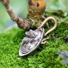 Load image into Gallery viewer, Reptile Animal Pendant. Eyelid/Giant Gecko. Handmade Sterling Silver Necklace.