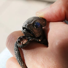 Load image into Gallery viewer, Wild Animal Ring. Sterling Silver Ring. Chameleon Ring, Handmade Jewelry.