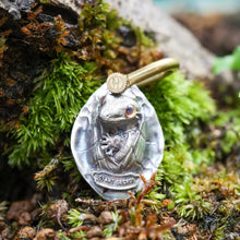 Load image into Gallery viewer, Reptile Animal Pendant. Eyelid/Giant Gecko. Handmade Sterling Silver Necklace.
