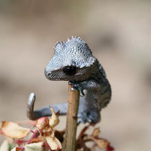 Load image into Gallery viewer, Wild Animal Ring. Crested Gecko Ring. Handmade Sterling Silver Ring. Lizard Ring